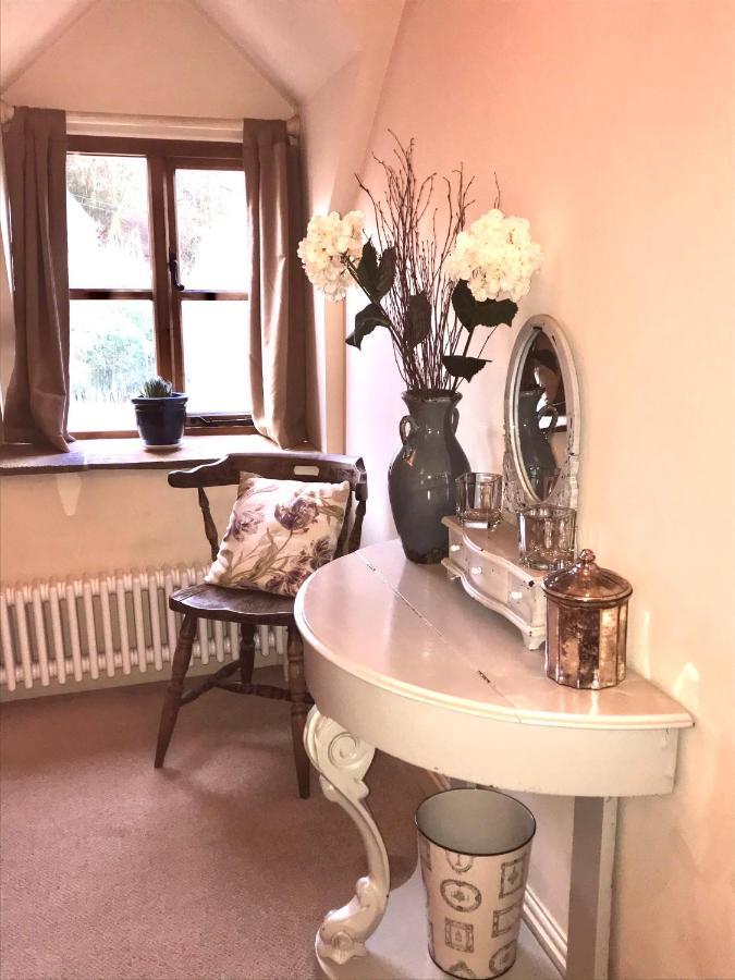 Dove Cottage Bisley  외부 사진