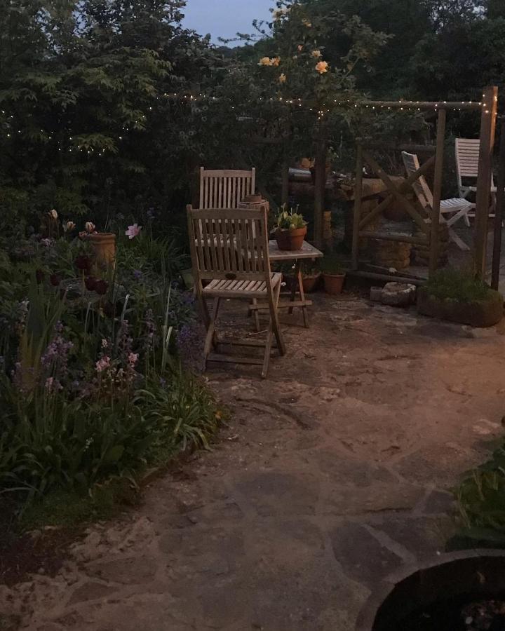 Dove Cottage Bisley  외부 사진