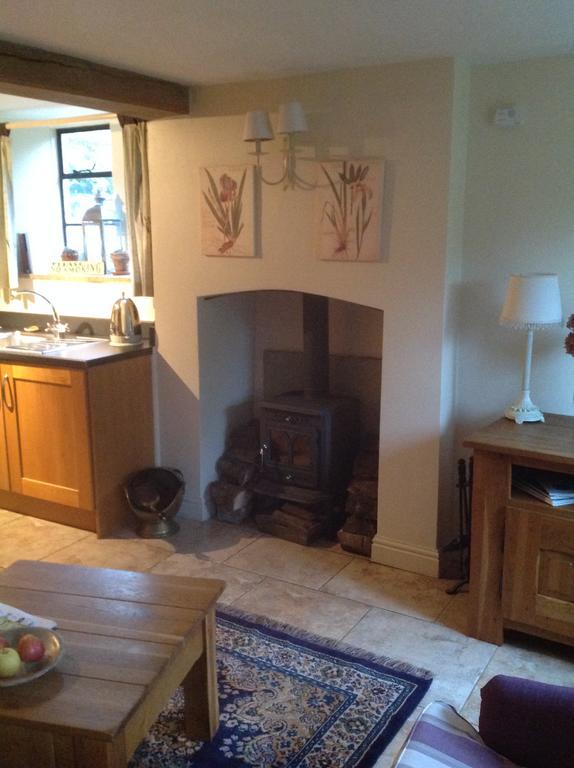 Dove Cottage Bisley  외부 사진