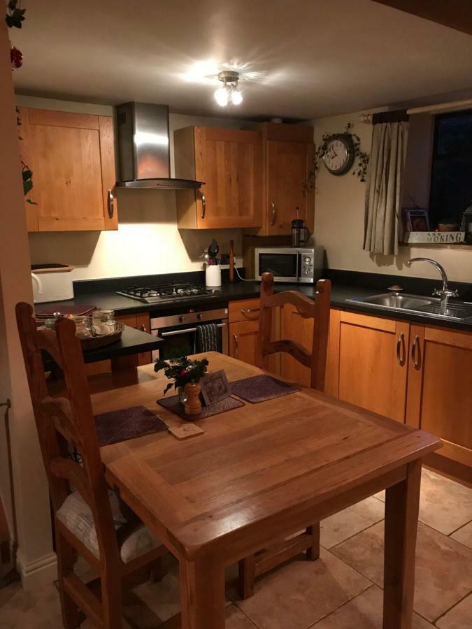 Dove Cottage Bisley  외부 사진