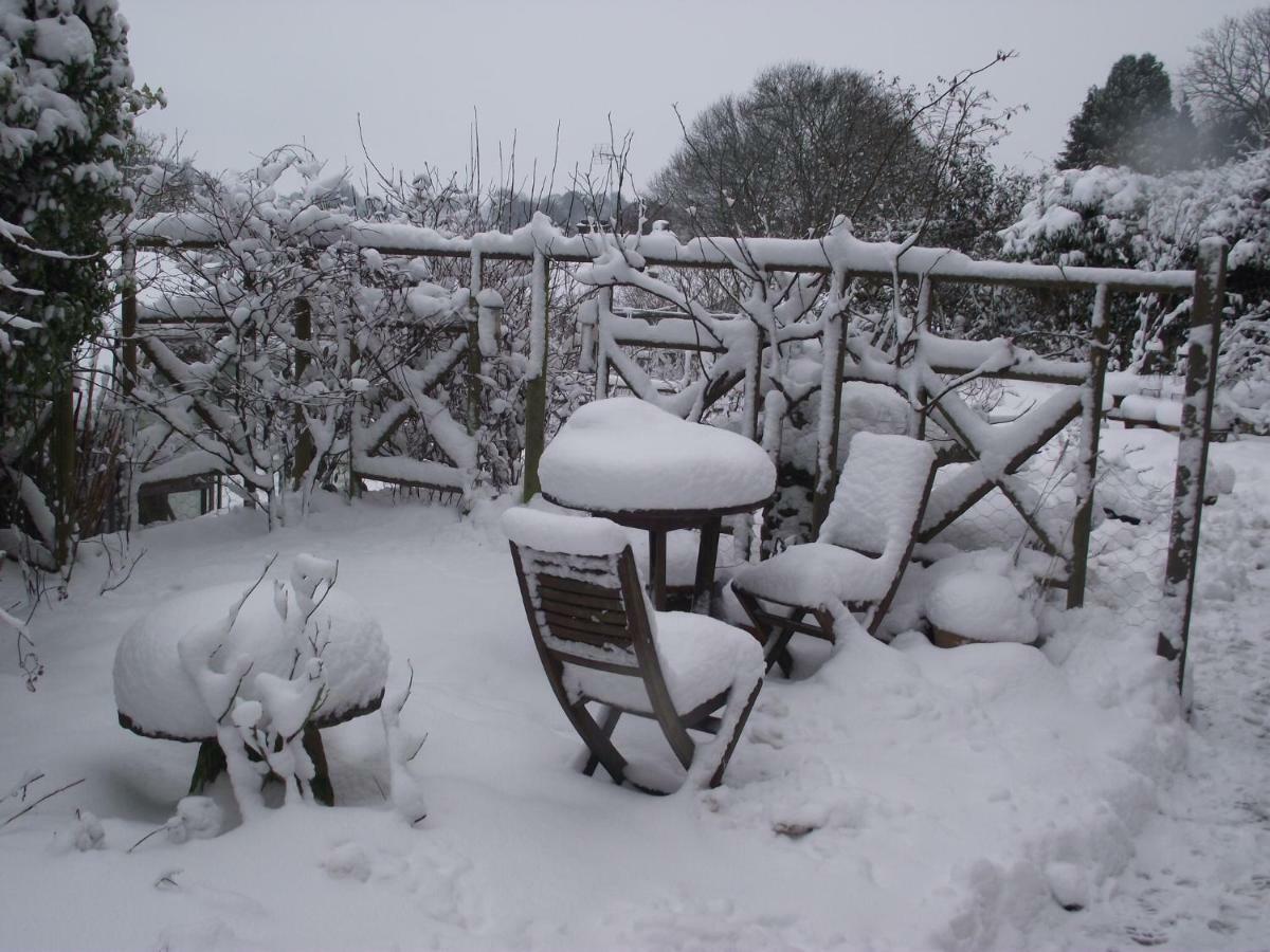 Dove Cottage Bisley  외부 사진
