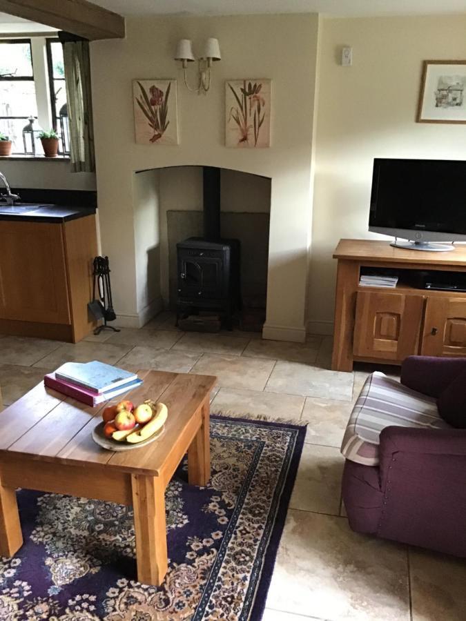 Dove Cottage Bisley  외부 사진